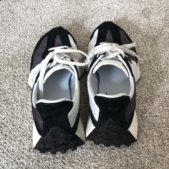 New Balance Unisex 327 Monochrome Athletic Shoes - Picture 3 of 4